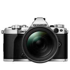Olympus E-M5 Mark II + 12-40 mm objektív