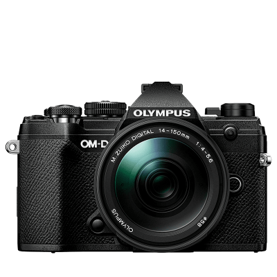 Olympus E-M5 Mark III + 14-150 mm EZ objektív